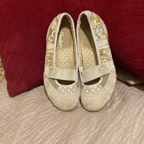 Womens Skechers - Picture 2 of 4